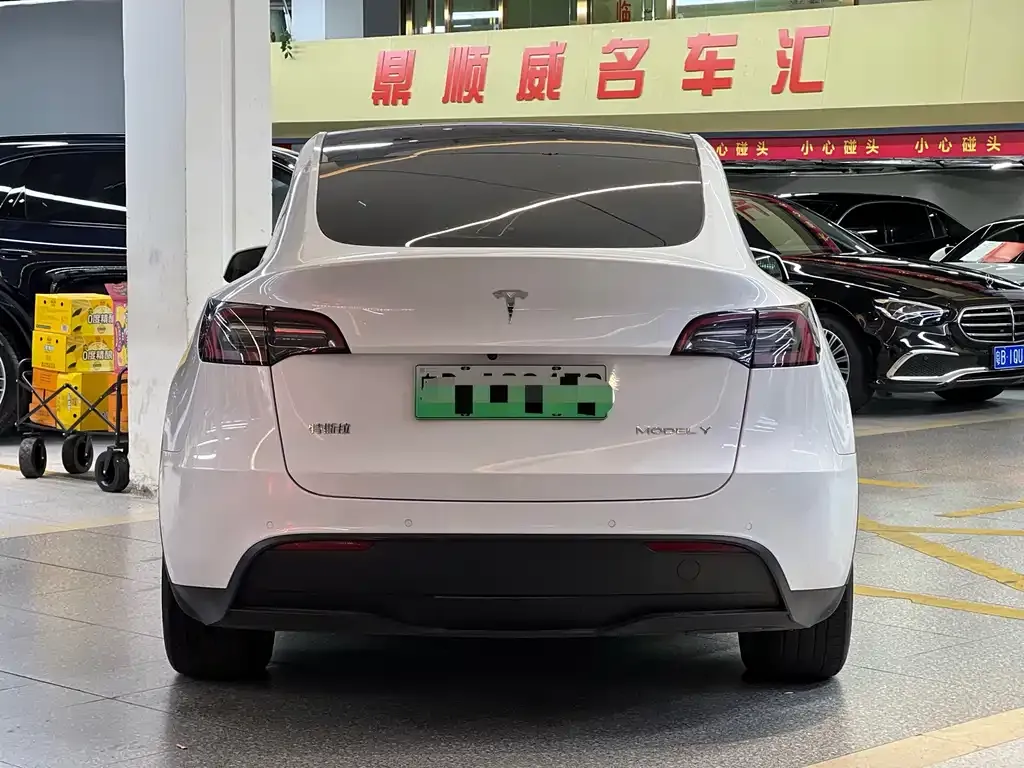 Tesla Model Y — фото 2