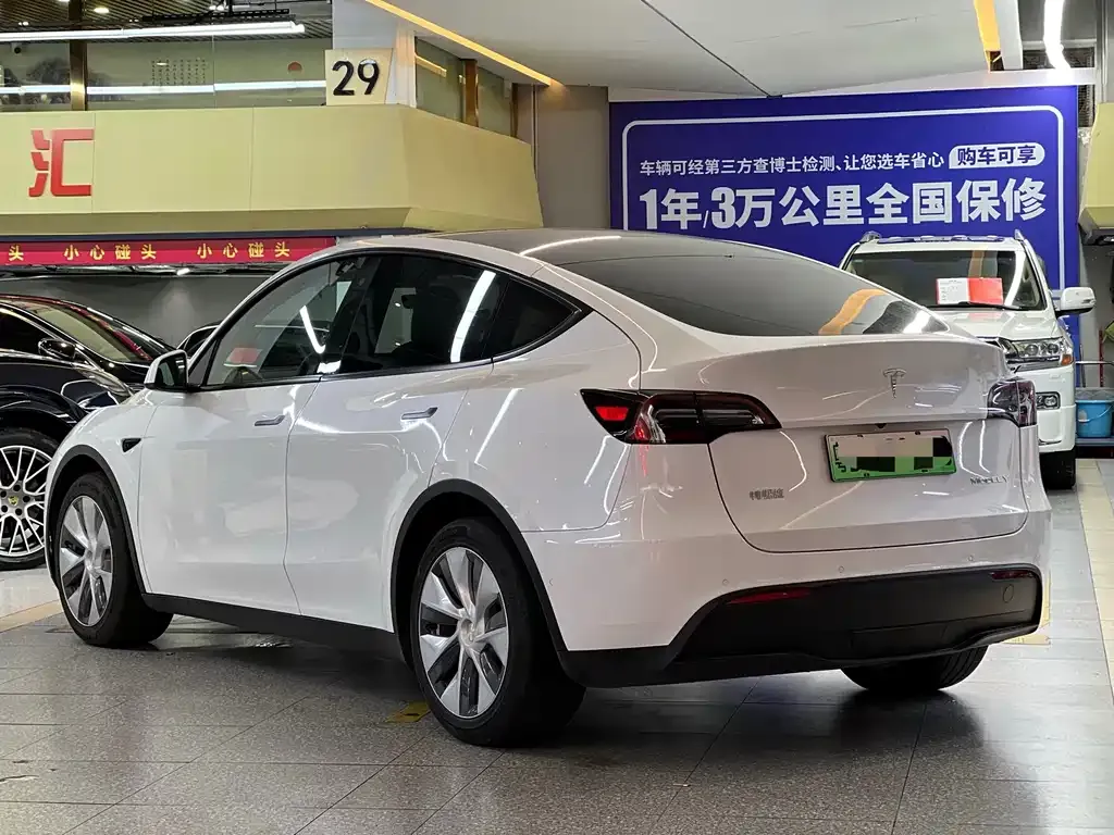 Tesla Model Y — фото 4