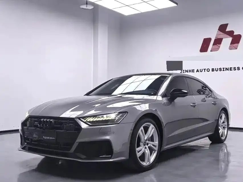 Audi A7L — фото 1