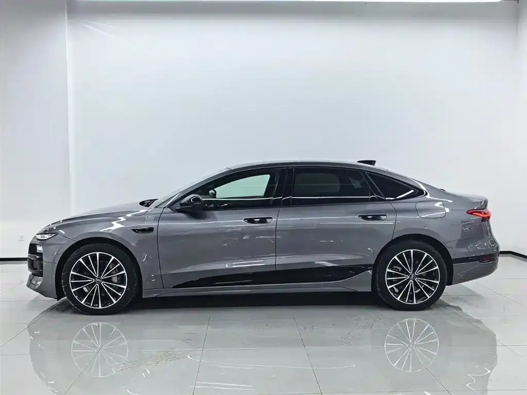 Audi A6L e-tron — фото 2