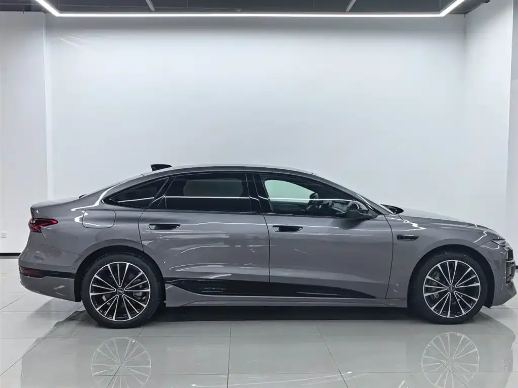 Audi A6L e-tron — фото 4