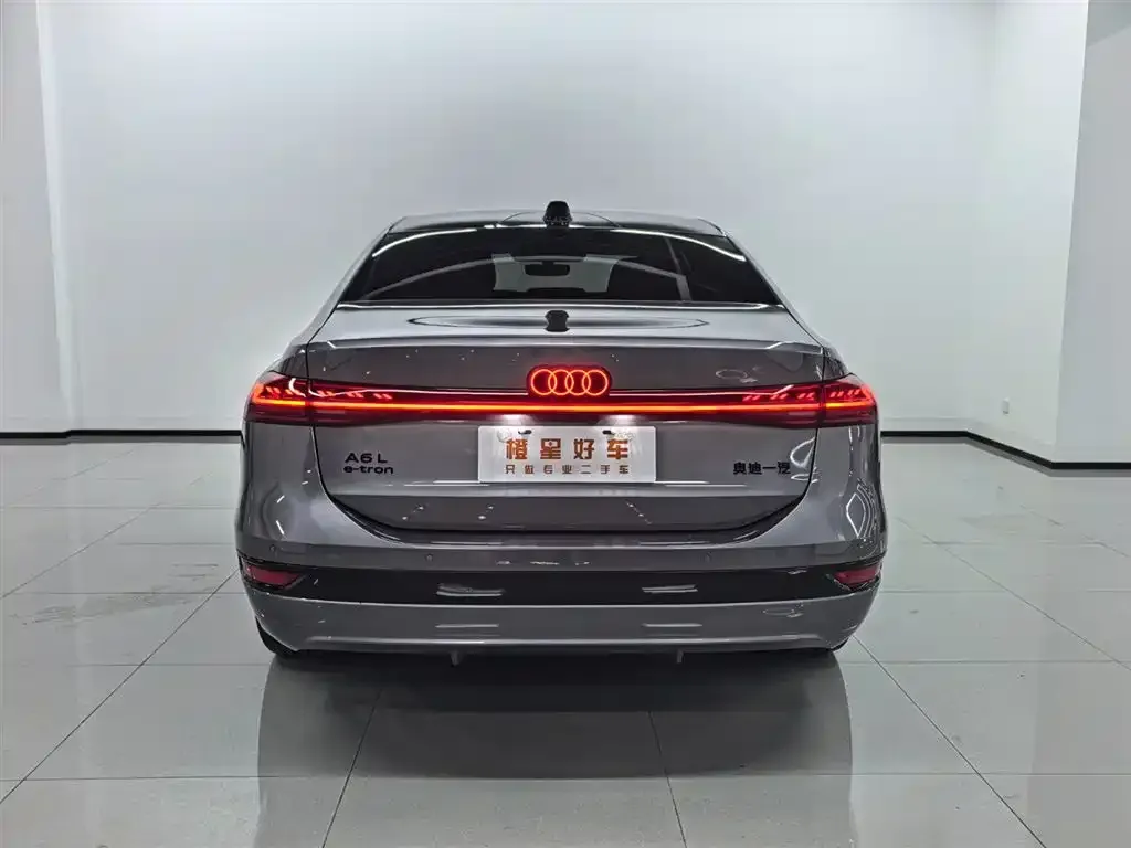 Audi A6L e-tron — фото 6