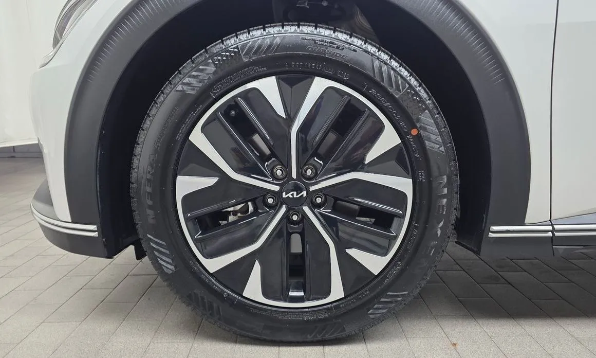 Kia EV6 — фото 6