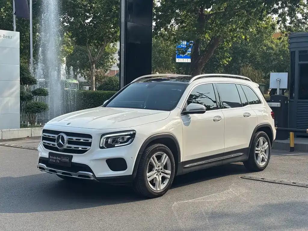 Mercedes-Benz GLB — фото 1
