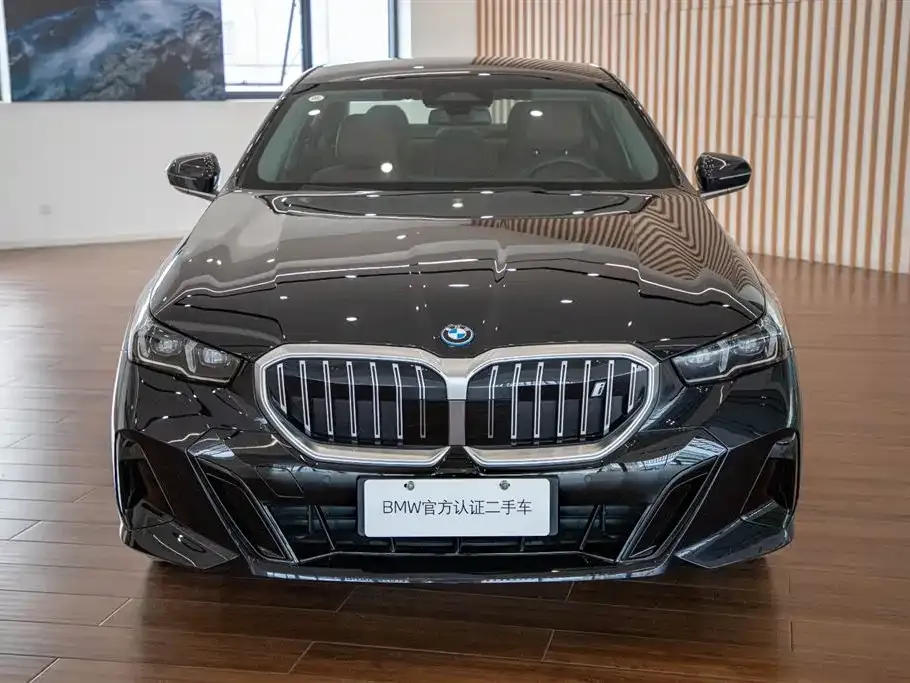BMW i5 — фото 7