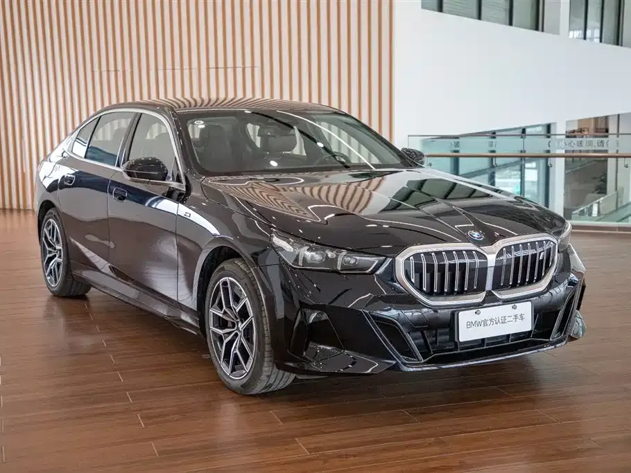 BMW i5 — фото 6