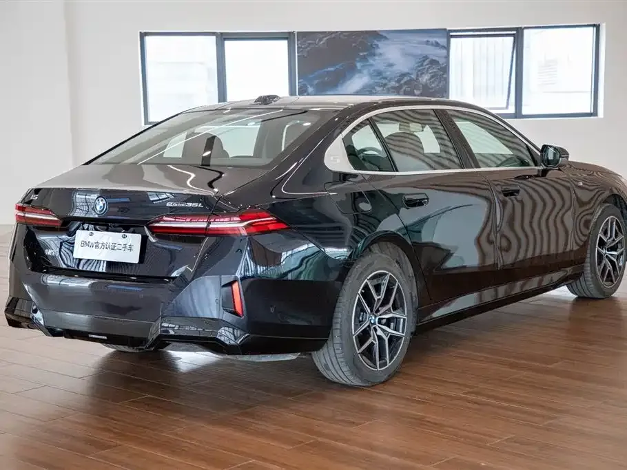 BMW i5 — фото 3