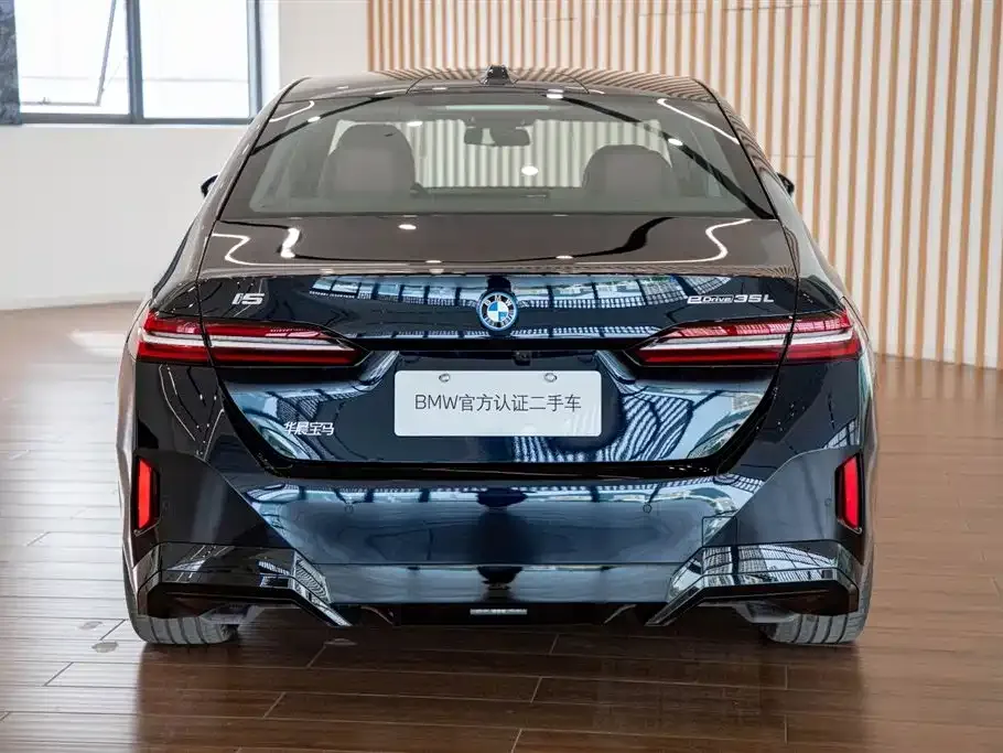 BMW i5 — фото 8