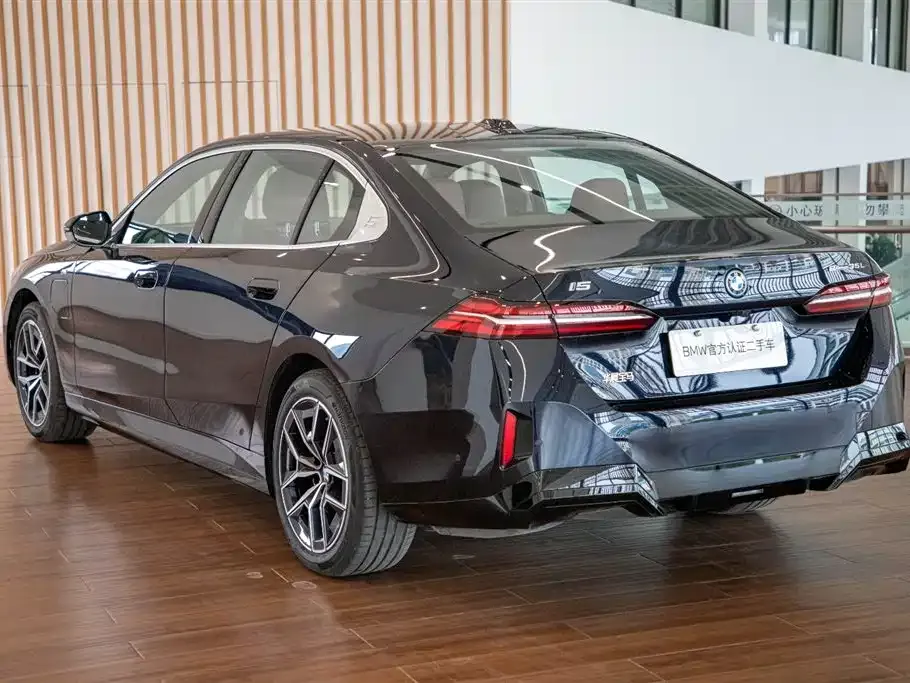 BMW i5 — фото 9