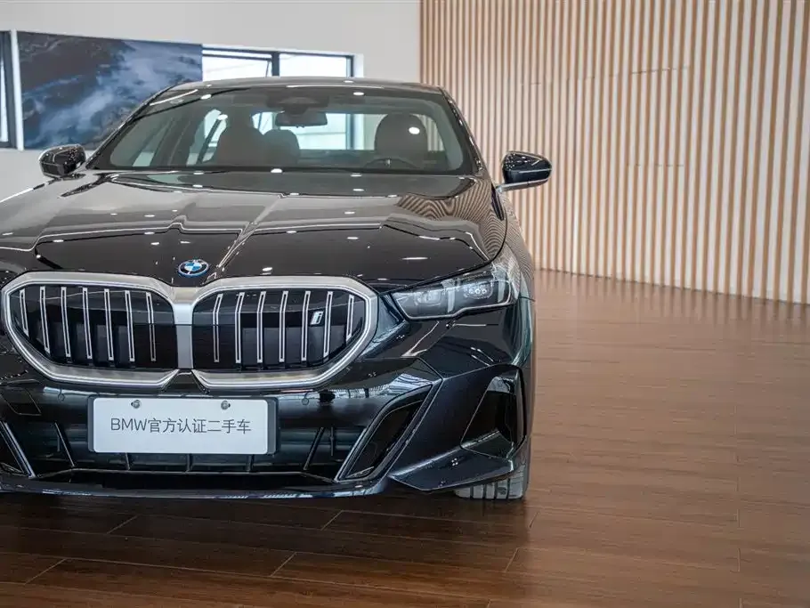 BMW i5 — фото 10
