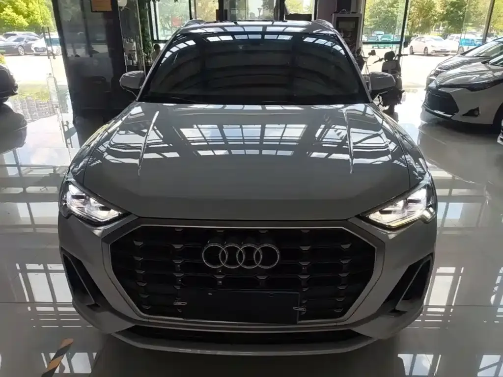 Audi Q3 — фото 10