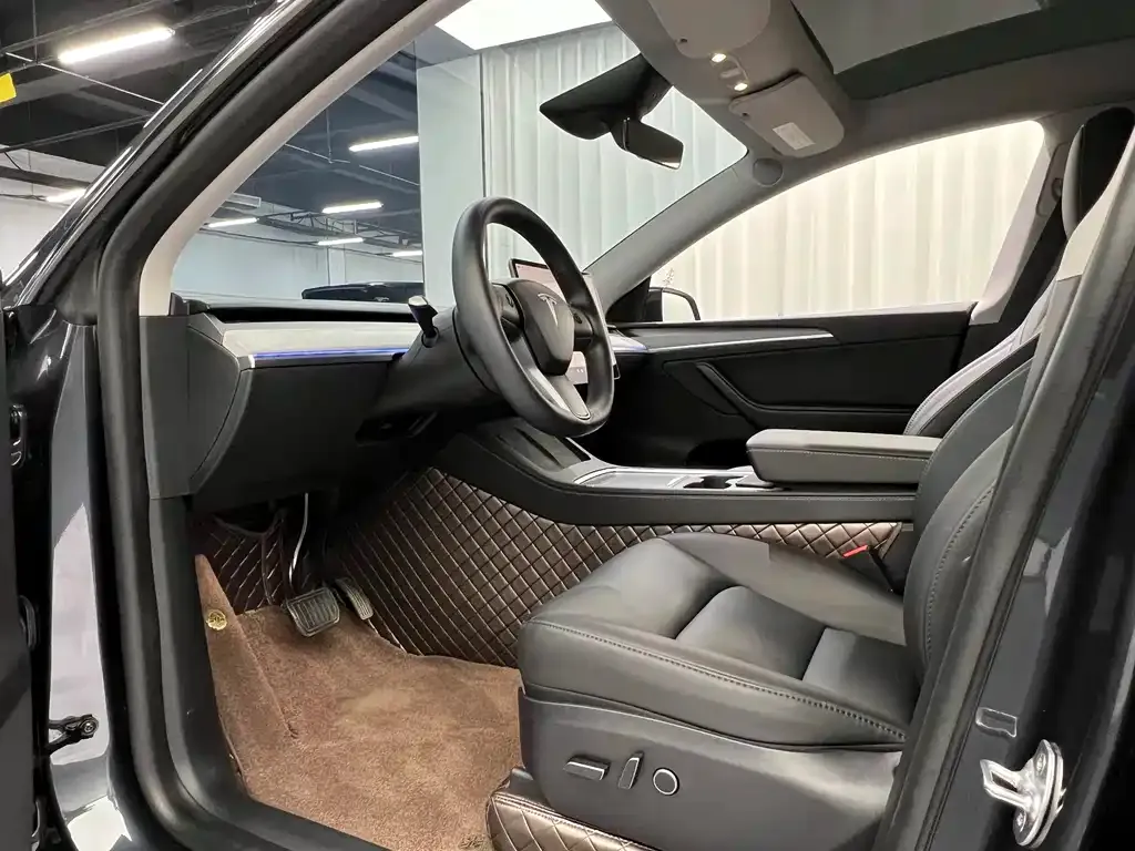 Tesla Model Y — фото 7