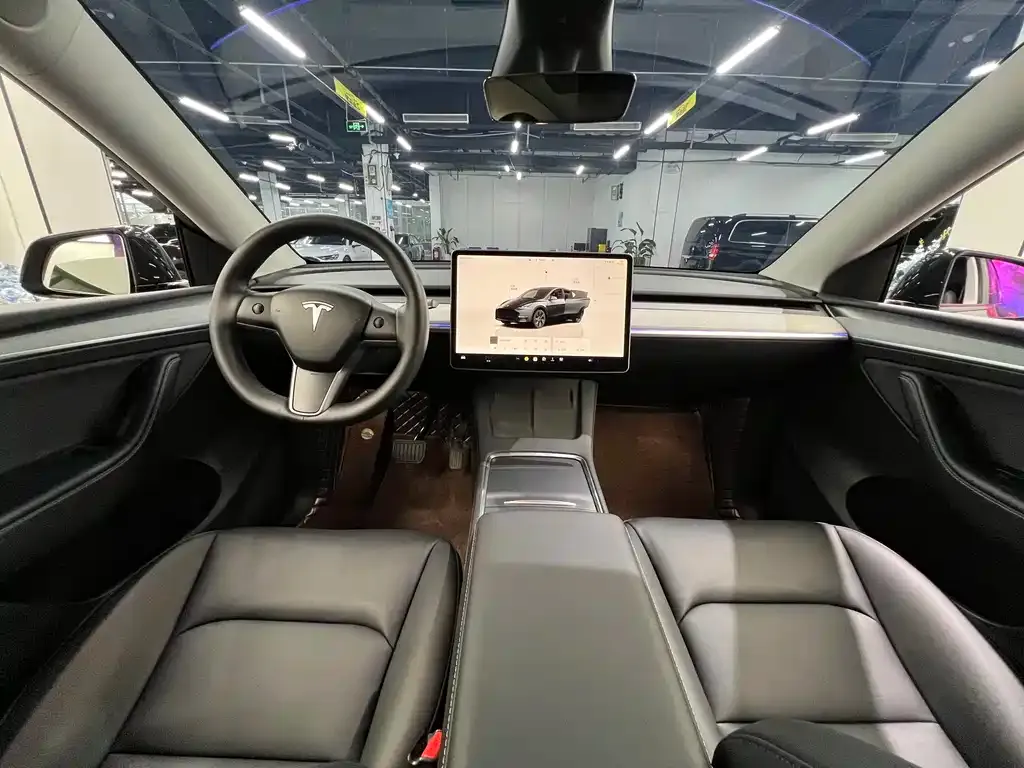 Tesla Model Y — фото 4