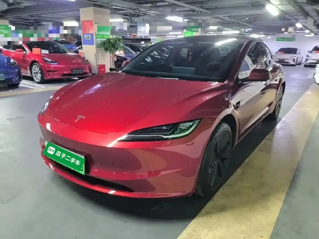Tesla Model 3 — фото 1