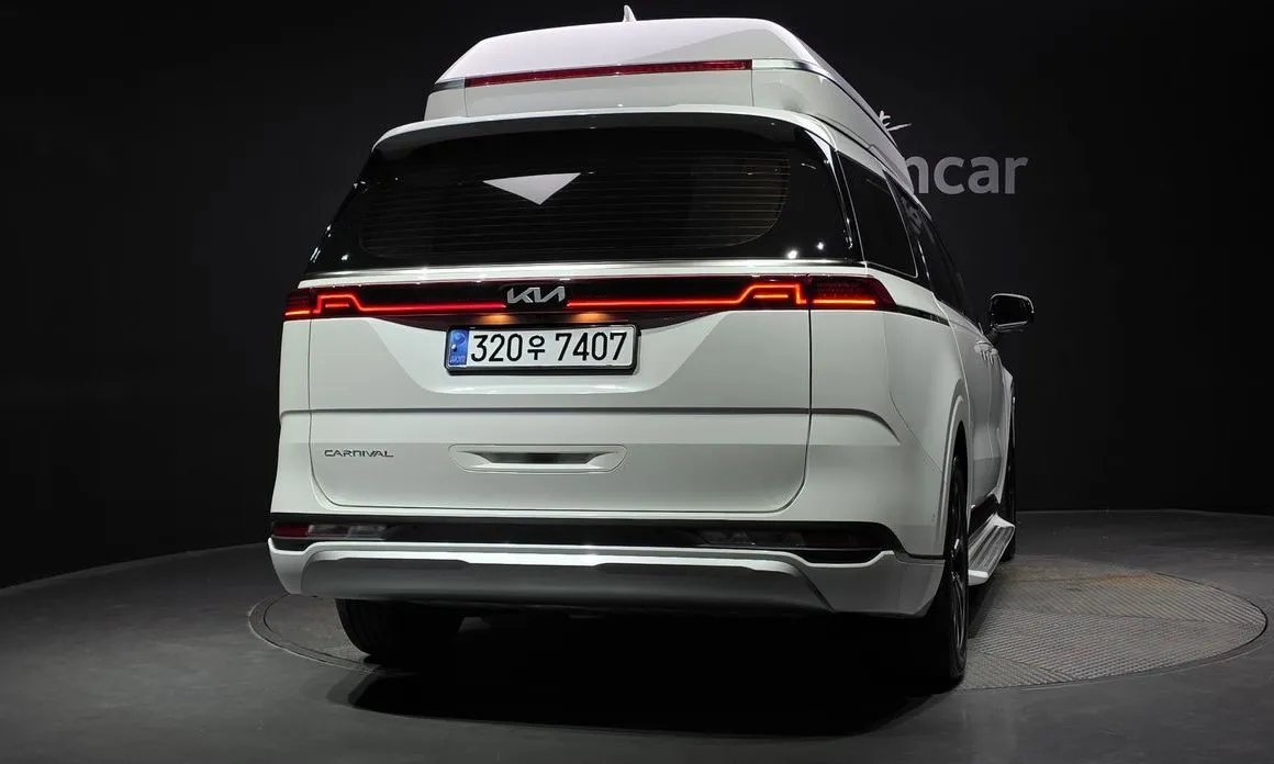 Kia Carnival — фото 3