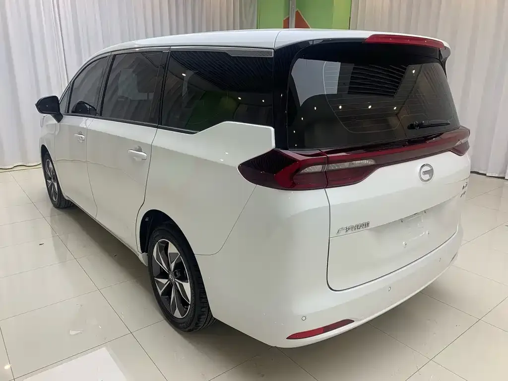 GAC Motor Trumpchi M6 — фото 3