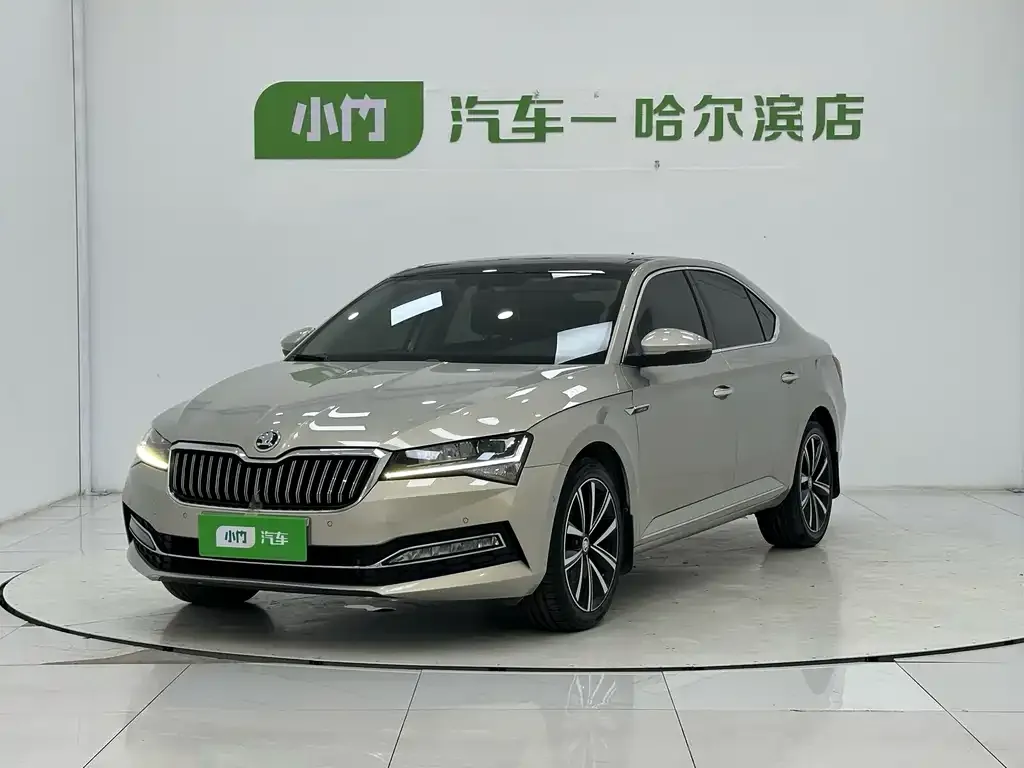 Skoda Superb — фото 1