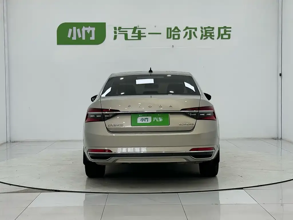 Skoda Superb — фото 7