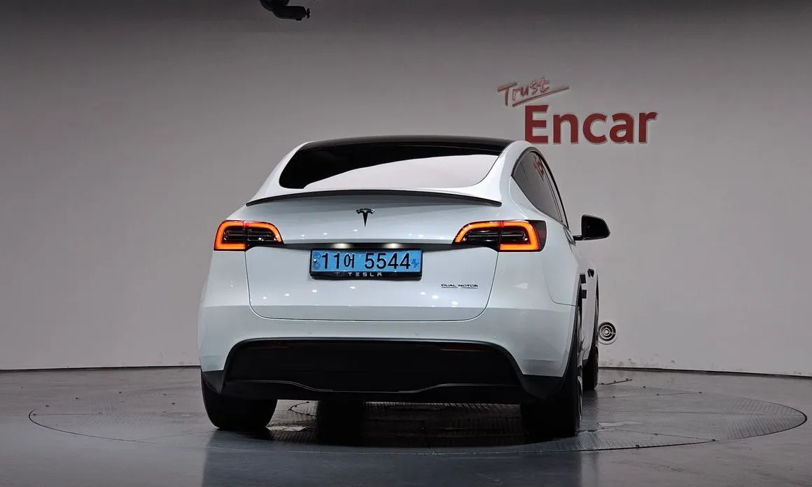 Tesla Model Y — фото 6