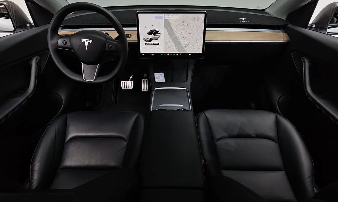 Tesla Model Y — фото 3