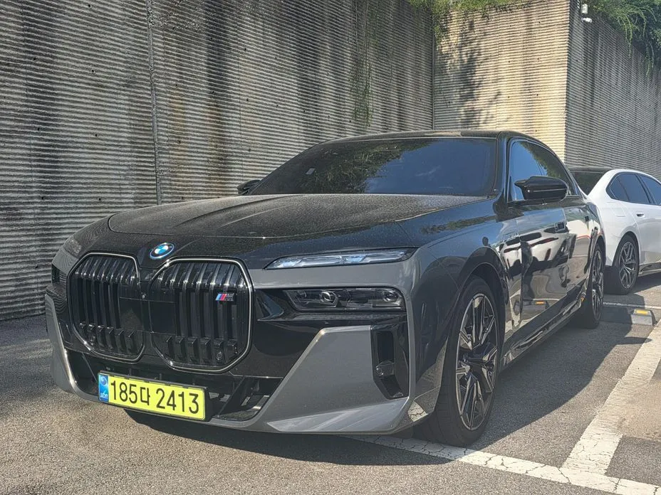 BMW i7 — фото 1