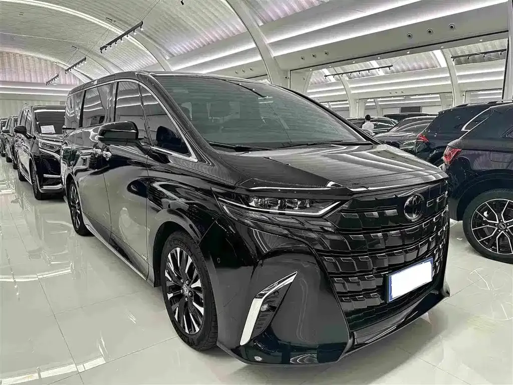 Toyota Alphard — фото 7