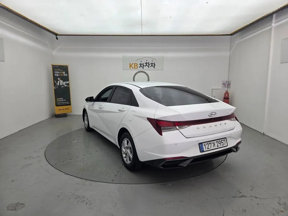 Hyundai AVANTE — фото 3