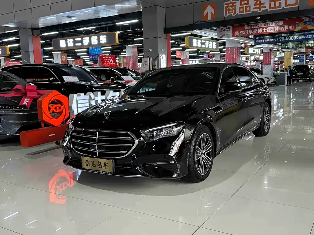 Mercedes-Benz E-Class — фото 1