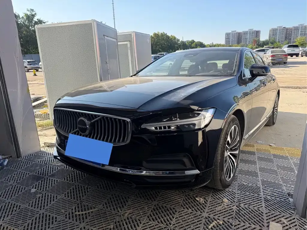 Volvo S90 — фото 1