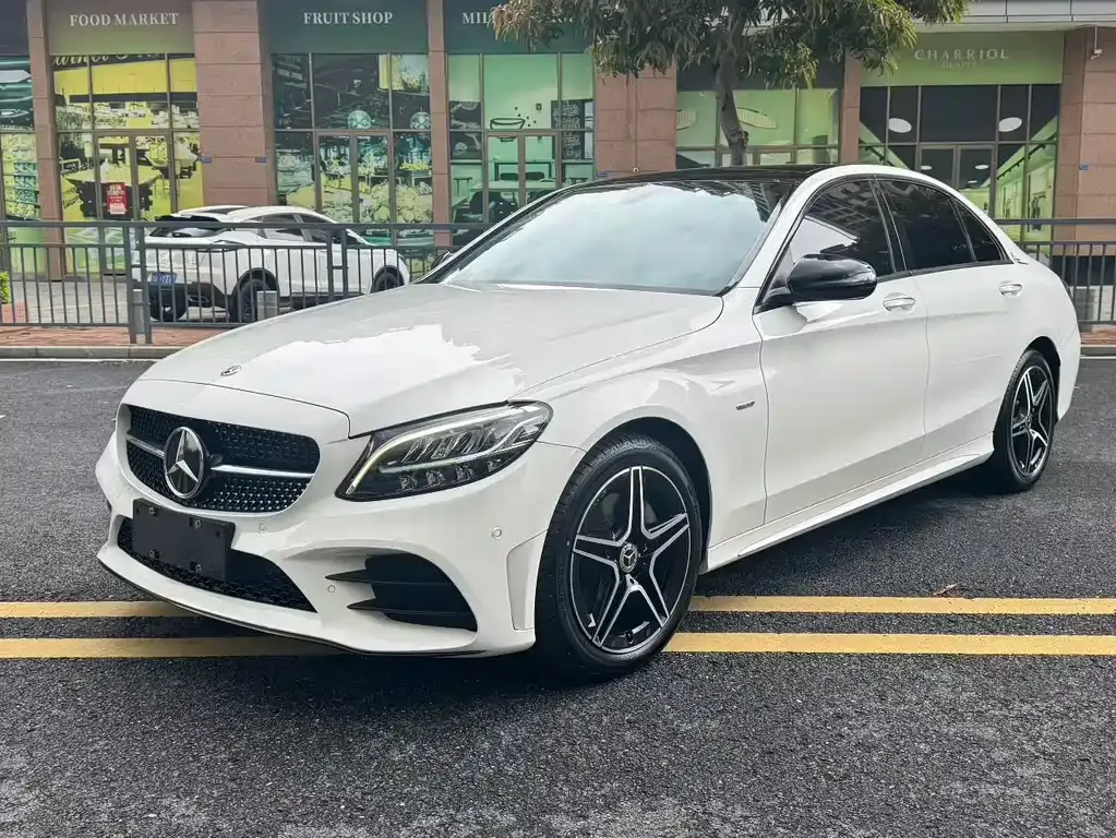 Mercedes-Benz C-Class — фото 1