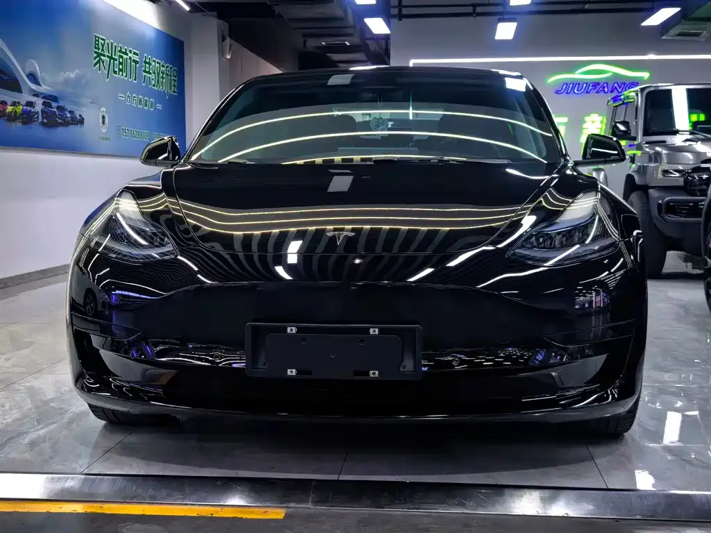 Tesla Model 3 — фото 7