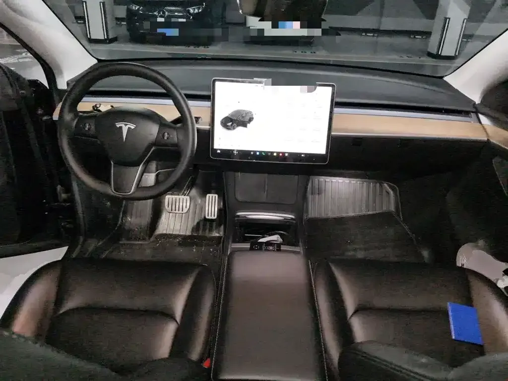 Tesla Model Y — фото 9