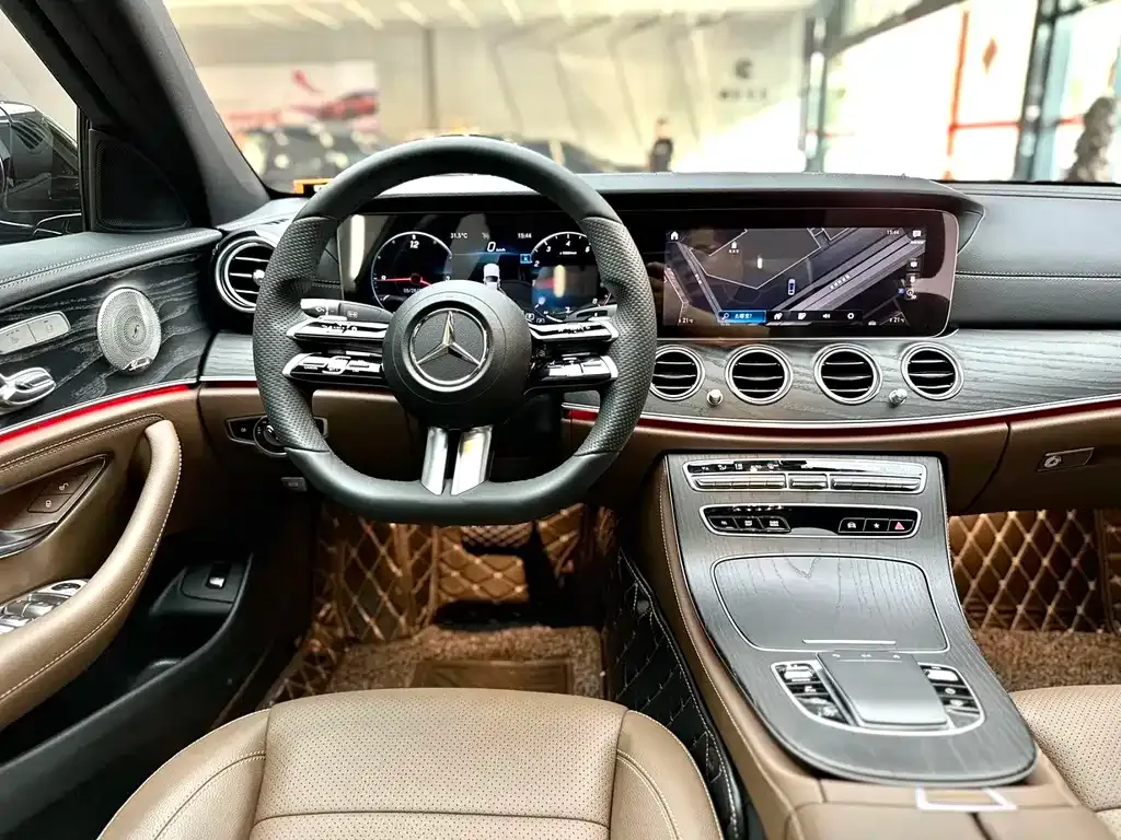 Mercedes-Benz E-Class — фото 9
