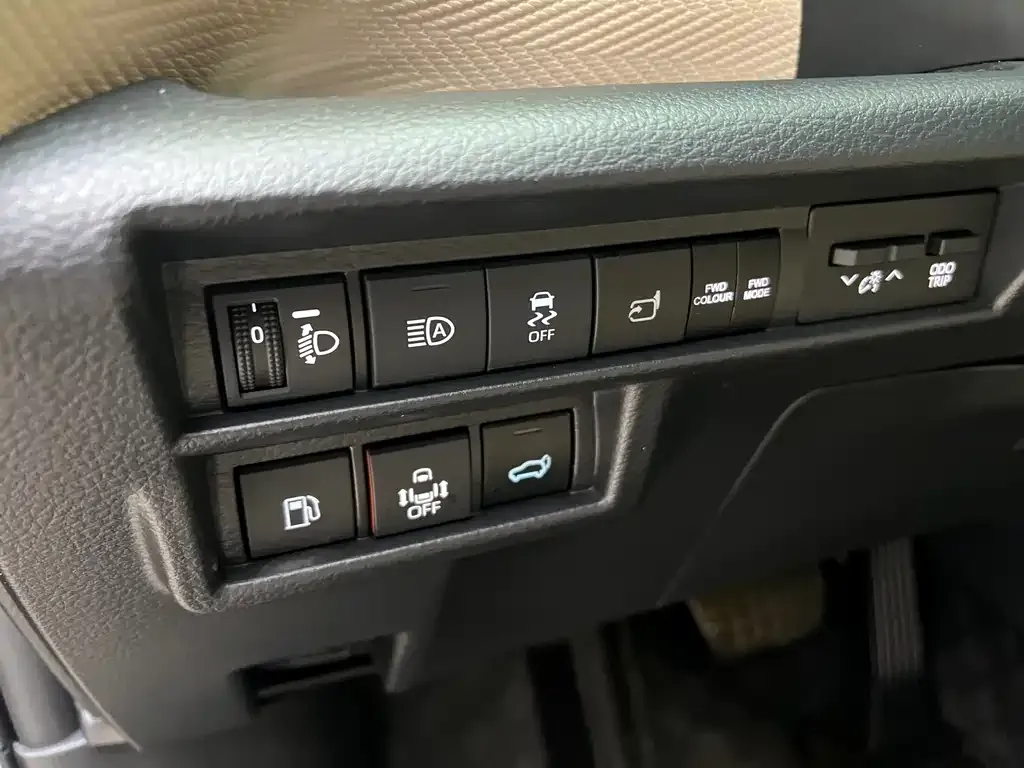 Toyota Granvia — фото 5