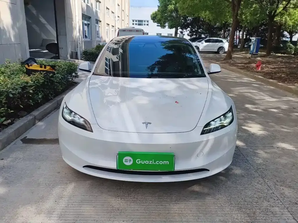 Tesla Model 3 — фото 10