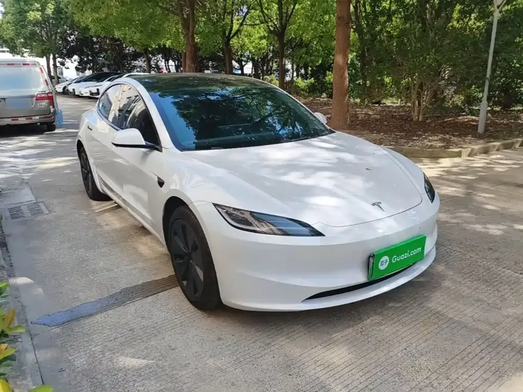 Tesla Model 3 — фото 7