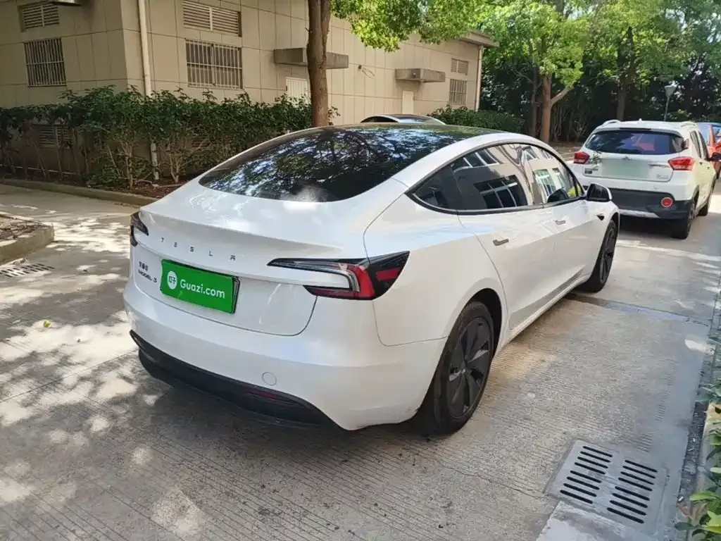 Tesla Model 3 — фото 6