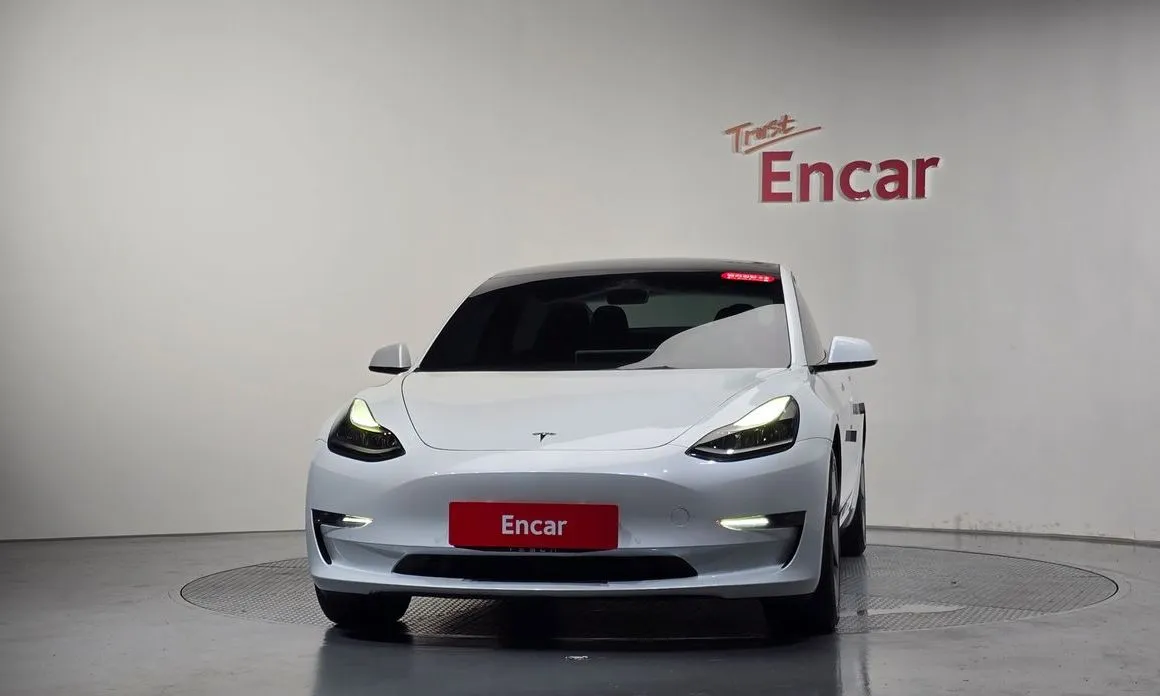 Tesla Model 3 — фото 5