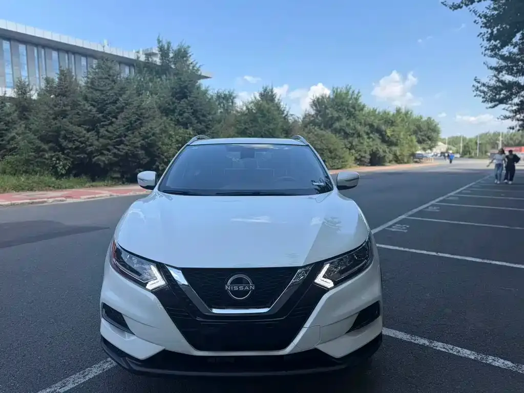 Nissan Qashqai — фото 2