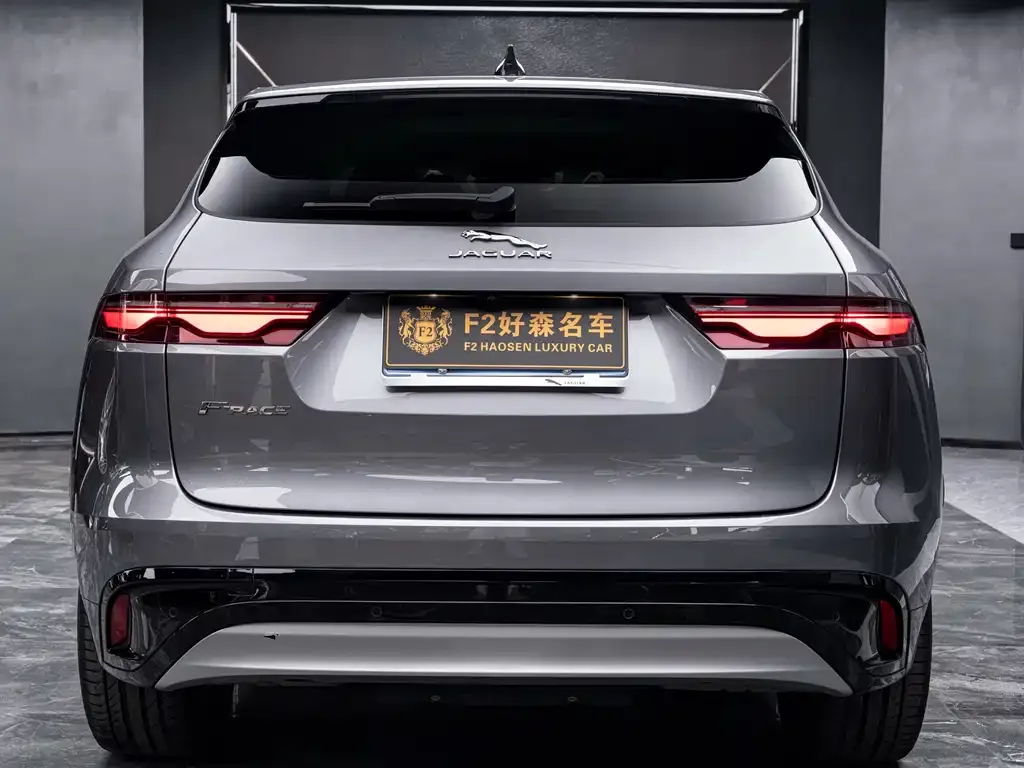Jaguar F-PACE — фото 10