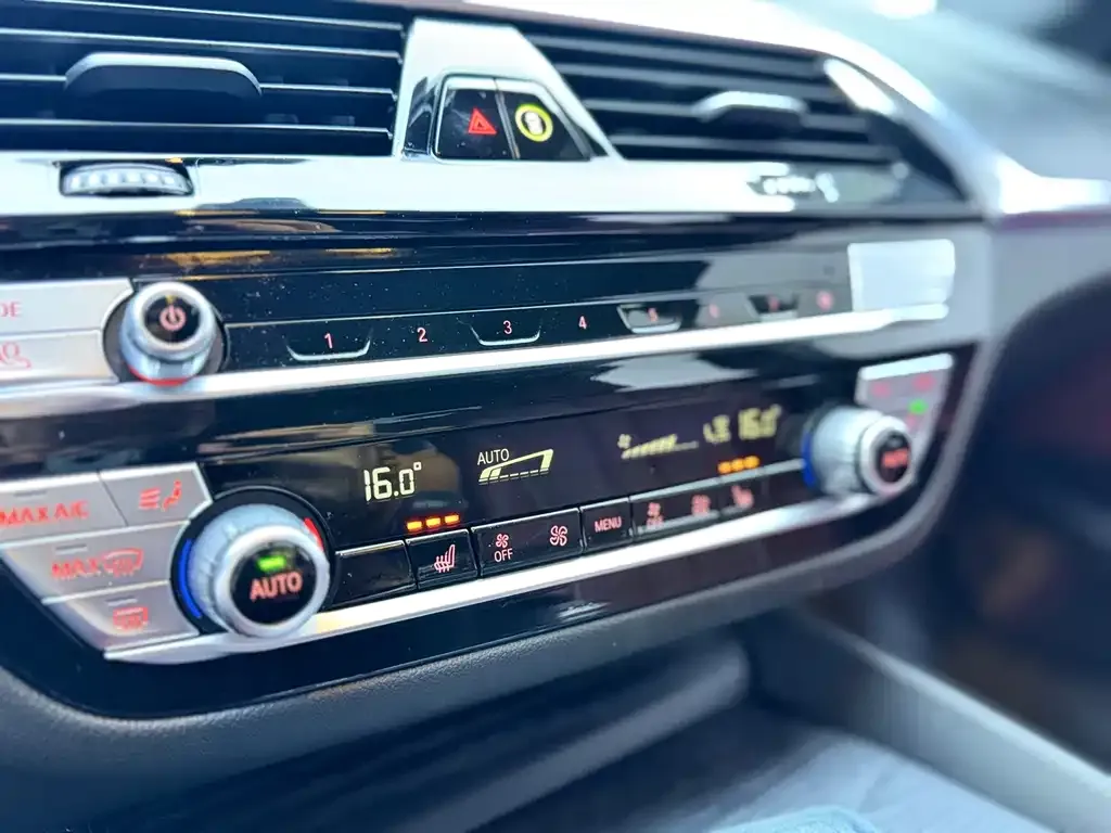 BMW 5 Series New Energy — фото 9