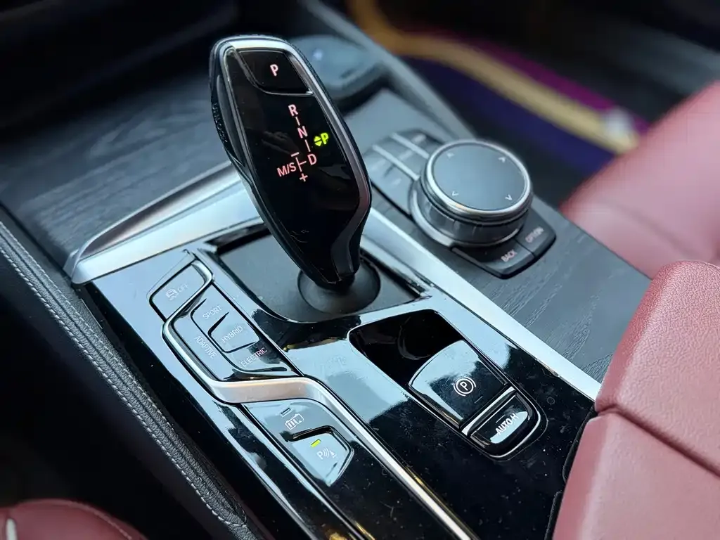 BMW 5 Series New Energy — фото 8