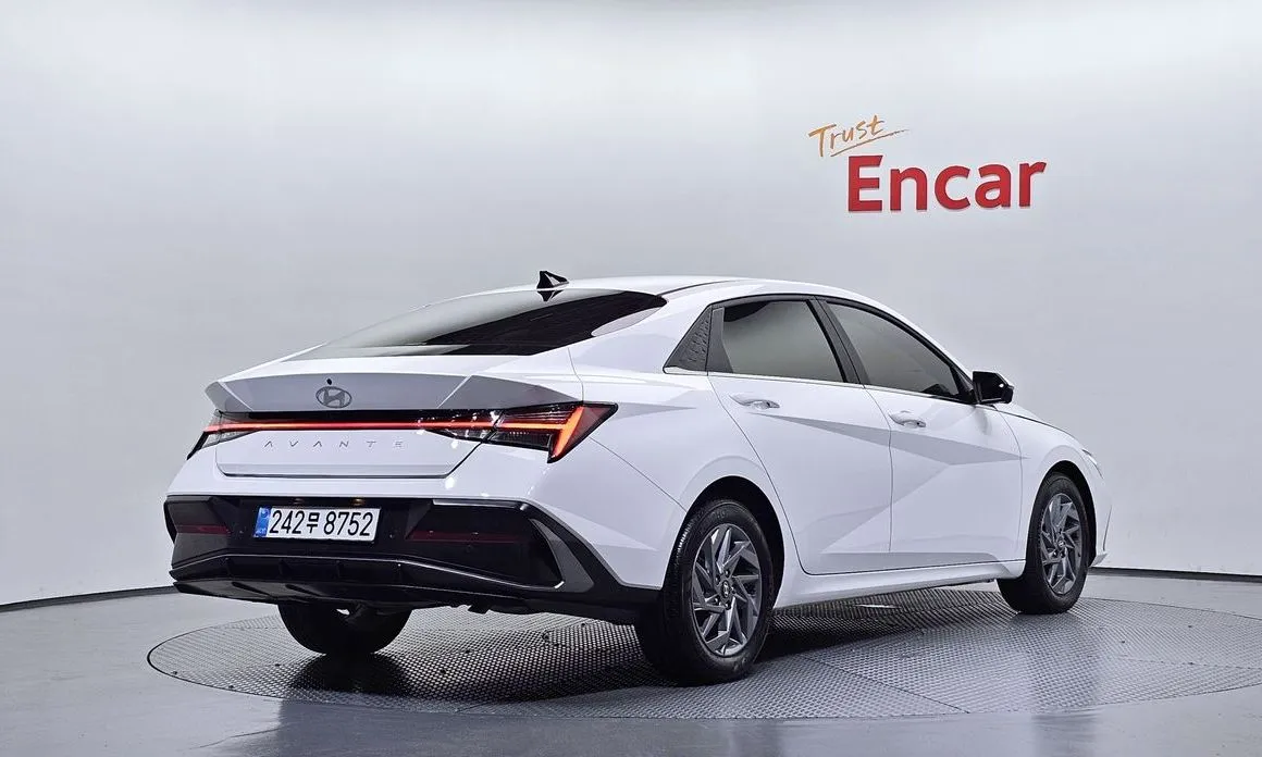 Hyundai AVANTE — фото 3