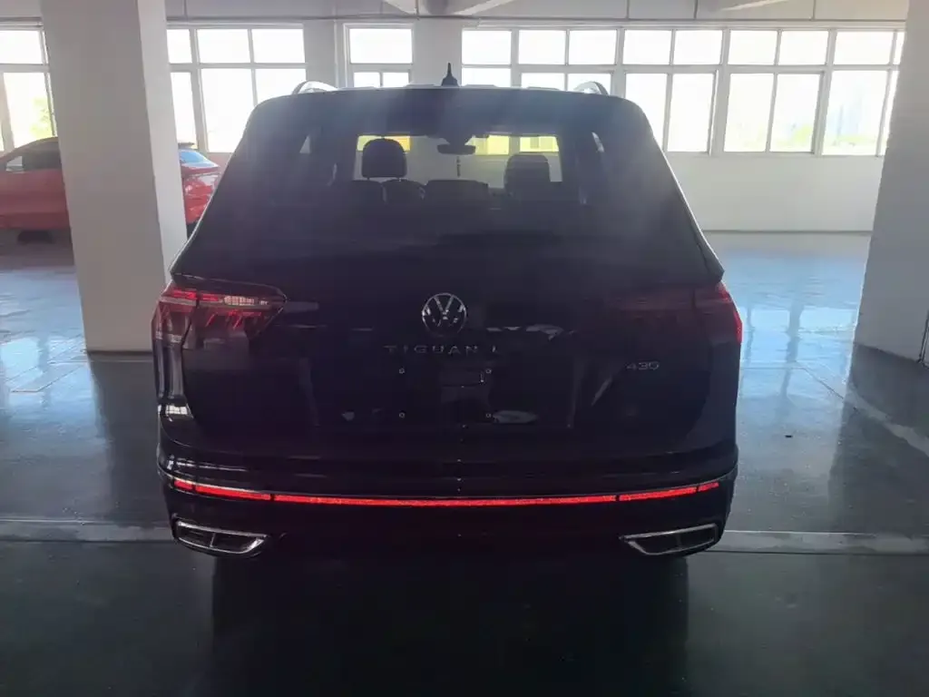 Volkswagen Tiguan L PHEV — фото 7