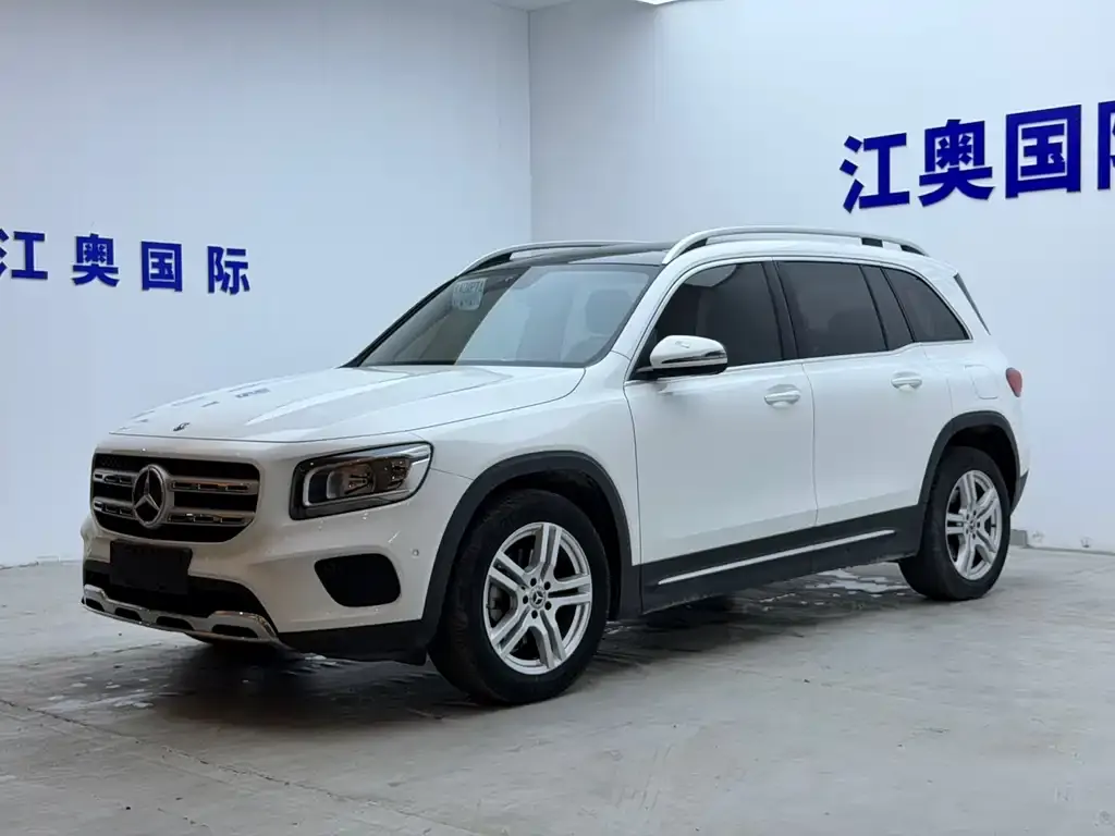Mercedes-Benz GLB — фото 1