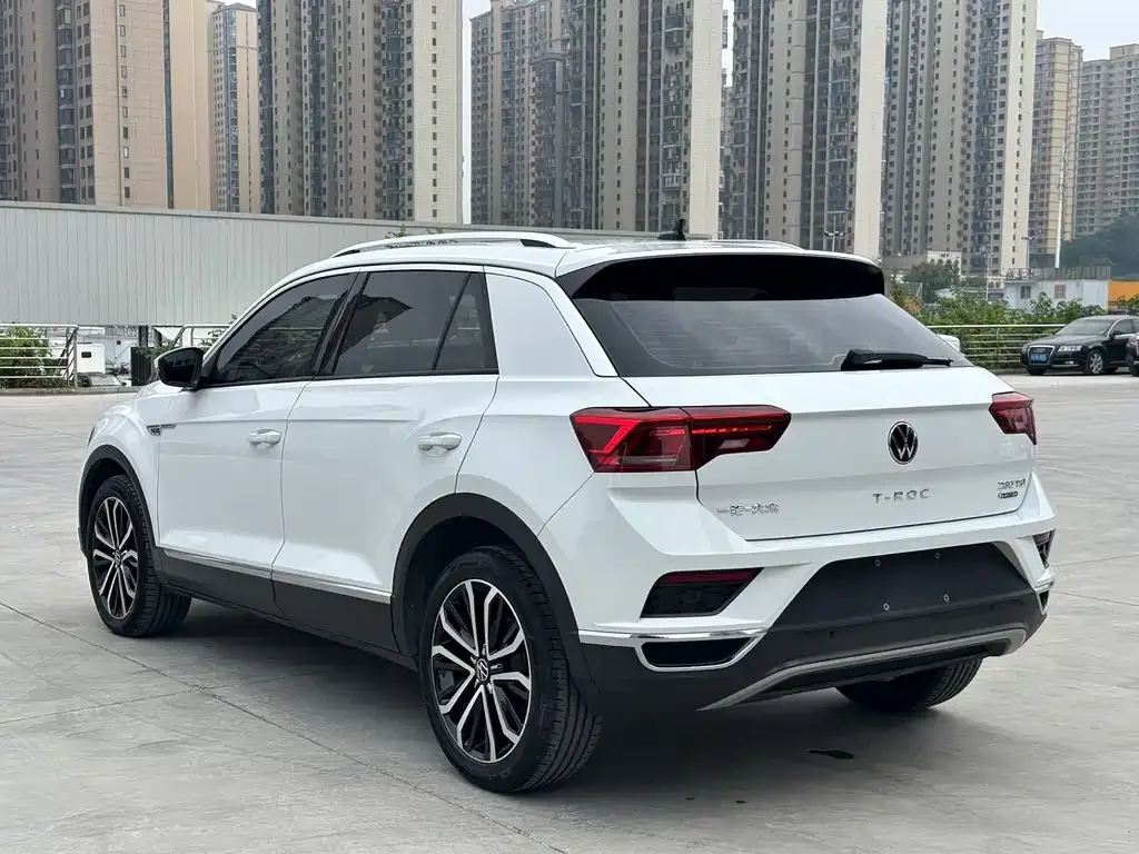 Volkswagen T-Roc — фото 5
