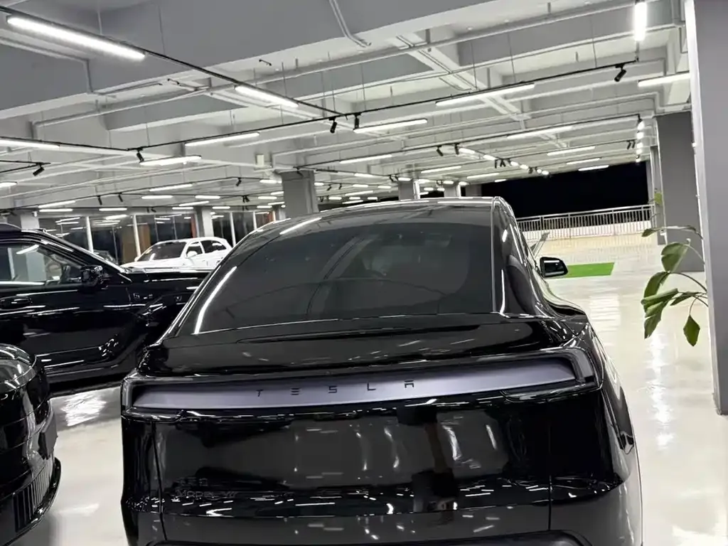 Tesla Model Y L — фото 4