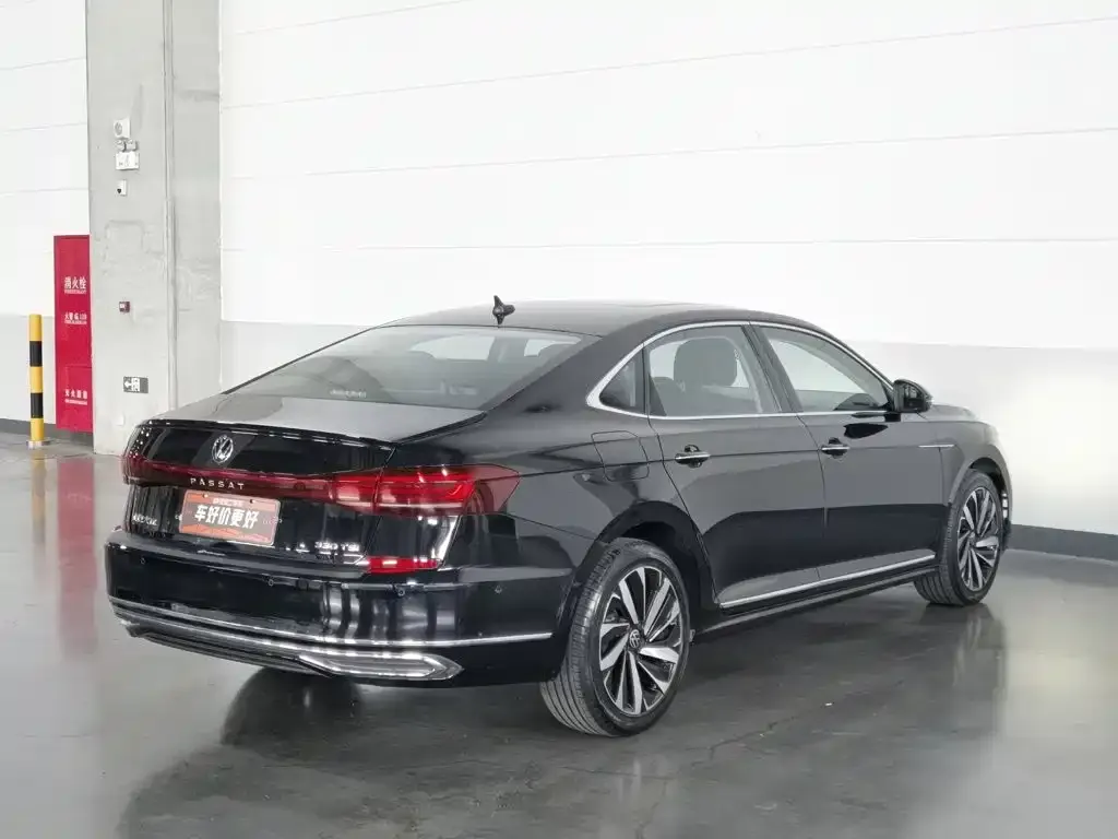 Volkswagen Passat — фото 6