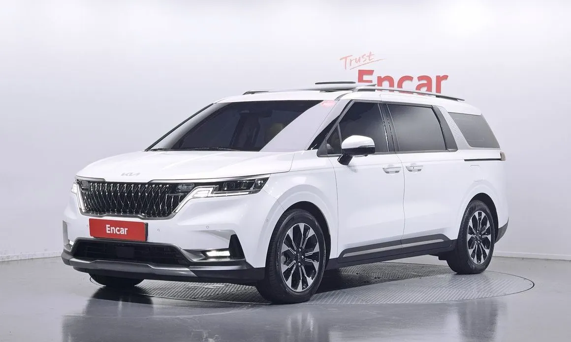 Kia Carnival — фото 1