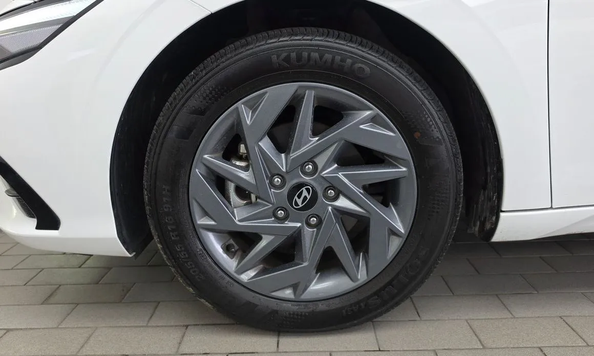 Hyundai AVANTE — фото 8